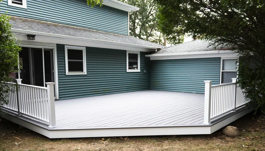 Choosing the Right Wood for a Durable Deck Build Magnolia, TX